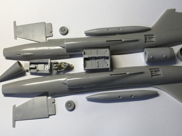 ϥ 1/48 F-104J ե